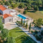 Villa Design Aqua *