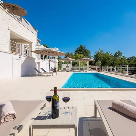 Villa Design Aqua