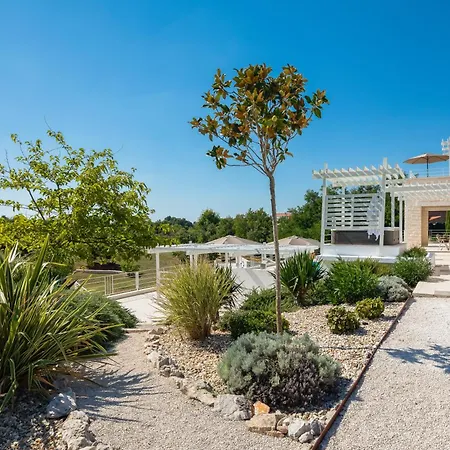 Villa Design Aqua