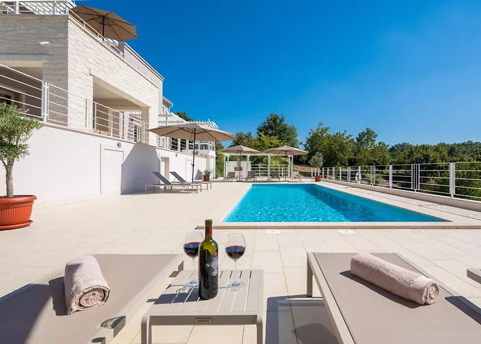 Villa Design Aqua
