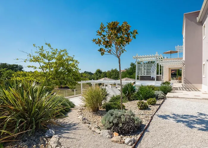 Villa Design Aqua